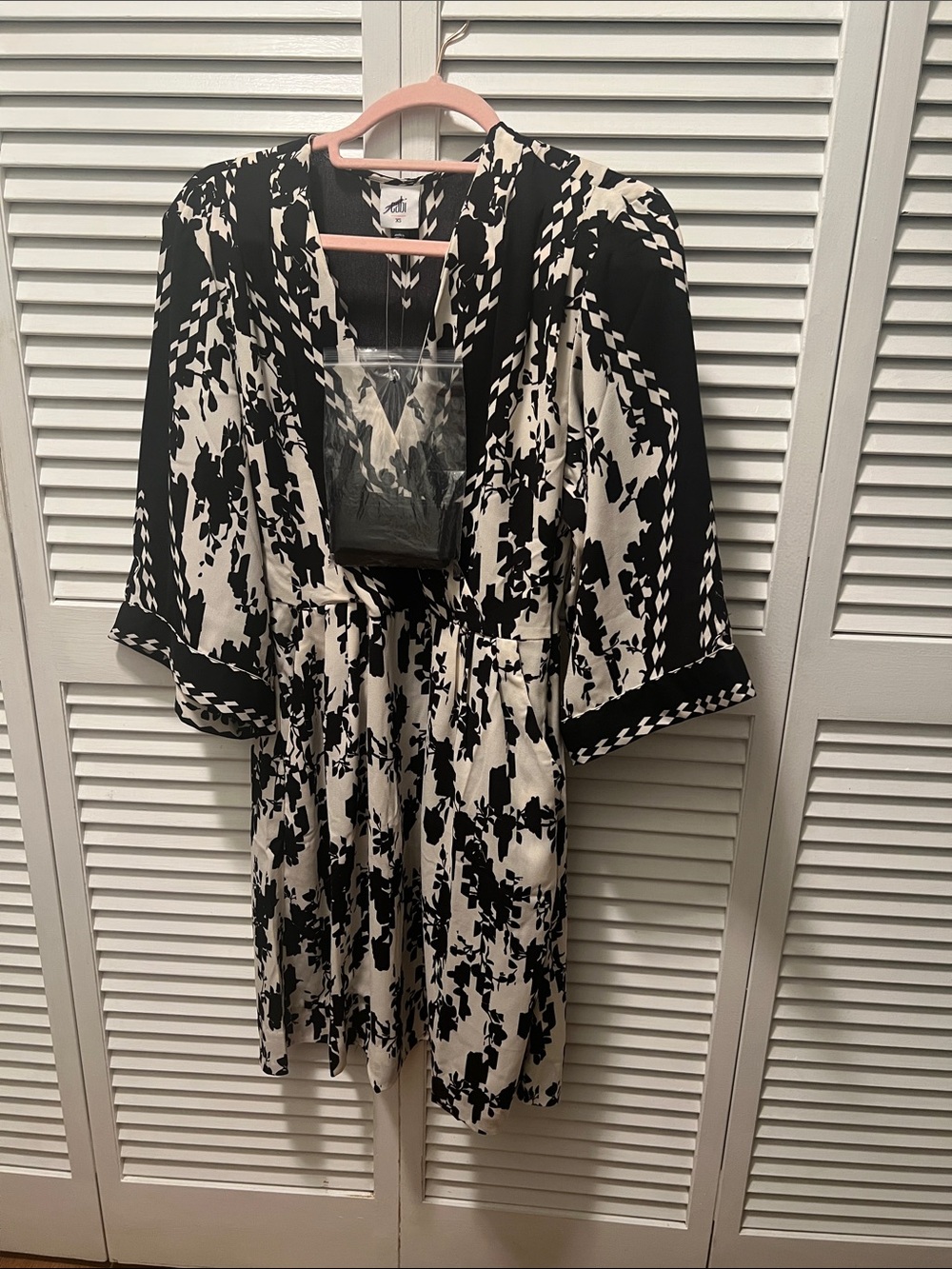 #1984**CAbi Black and White Abstract Floral Romper